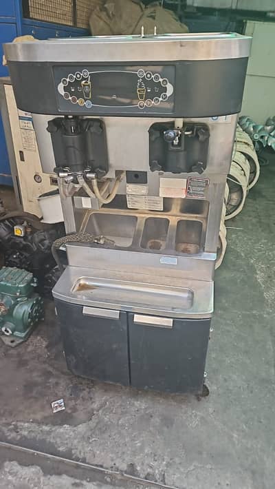 Tylor ice cream + milk shakes machine