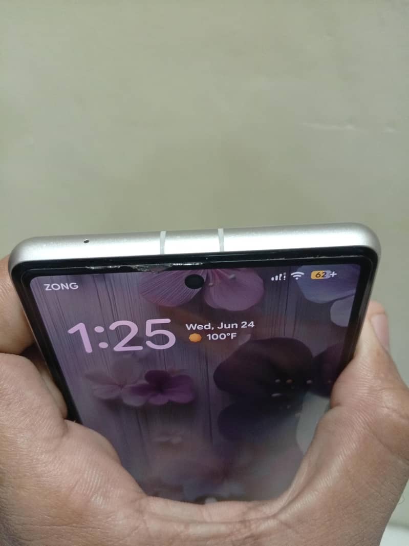 Google Pixel 7a 5