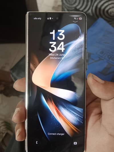Samsung fold4 darmayan wala display khrab he 512 gb non pta