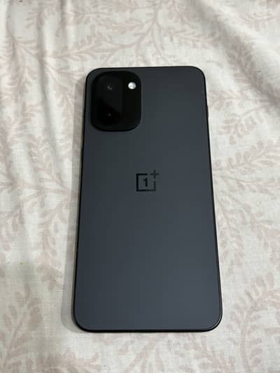 One Plus 15R 12/256Gb (Brand new almost)