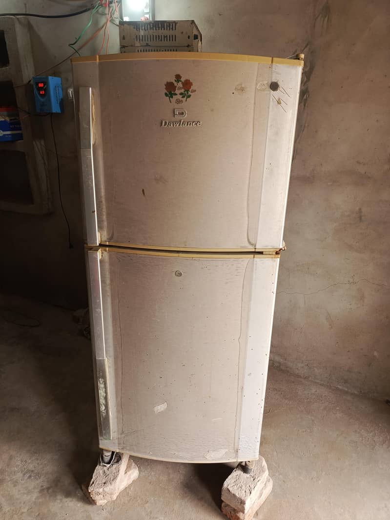 Dowlance Freezer With Stabilizer 1