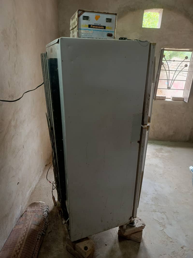 Dowlance Freezer With Stabilizer 2