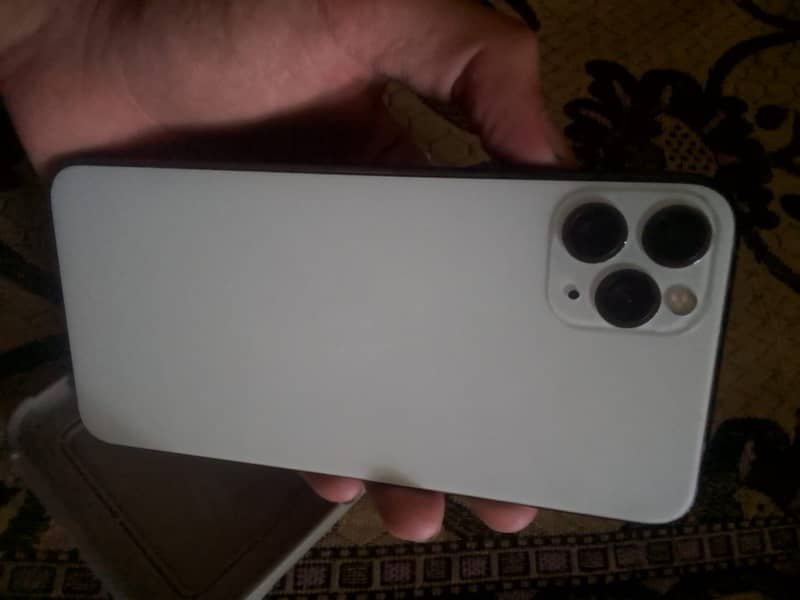 Apple iPhone 11 pro max 0