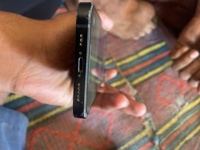 Iphone 12 4