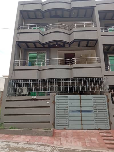 Well-Maintained 5 Marla House for Sale in Wazir Town**