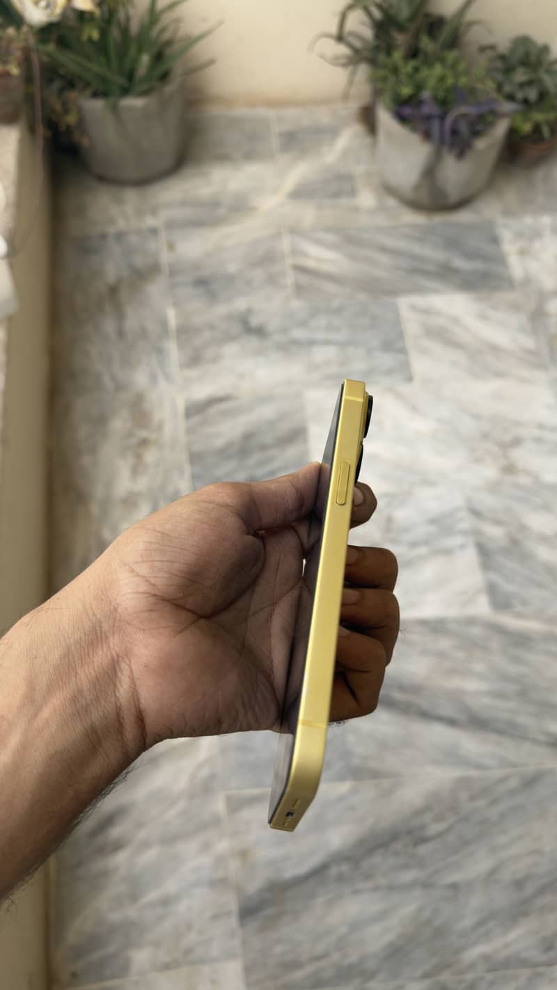 iPhone 14 5