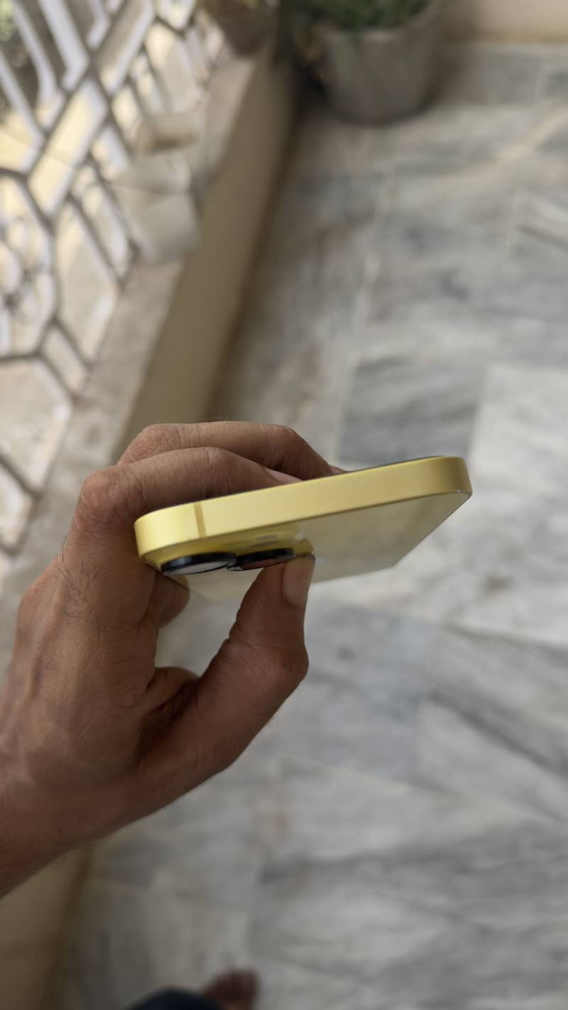 iPhone 14 8
