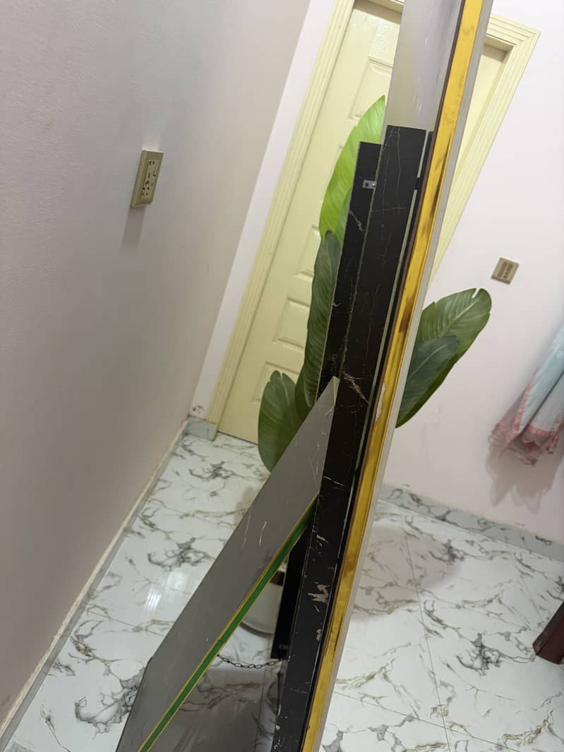 Mirror 4