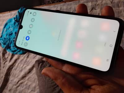 Samsung Mobile A70 6gb ram 128gb rom
