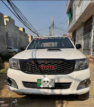 Toyota Hilux 2011