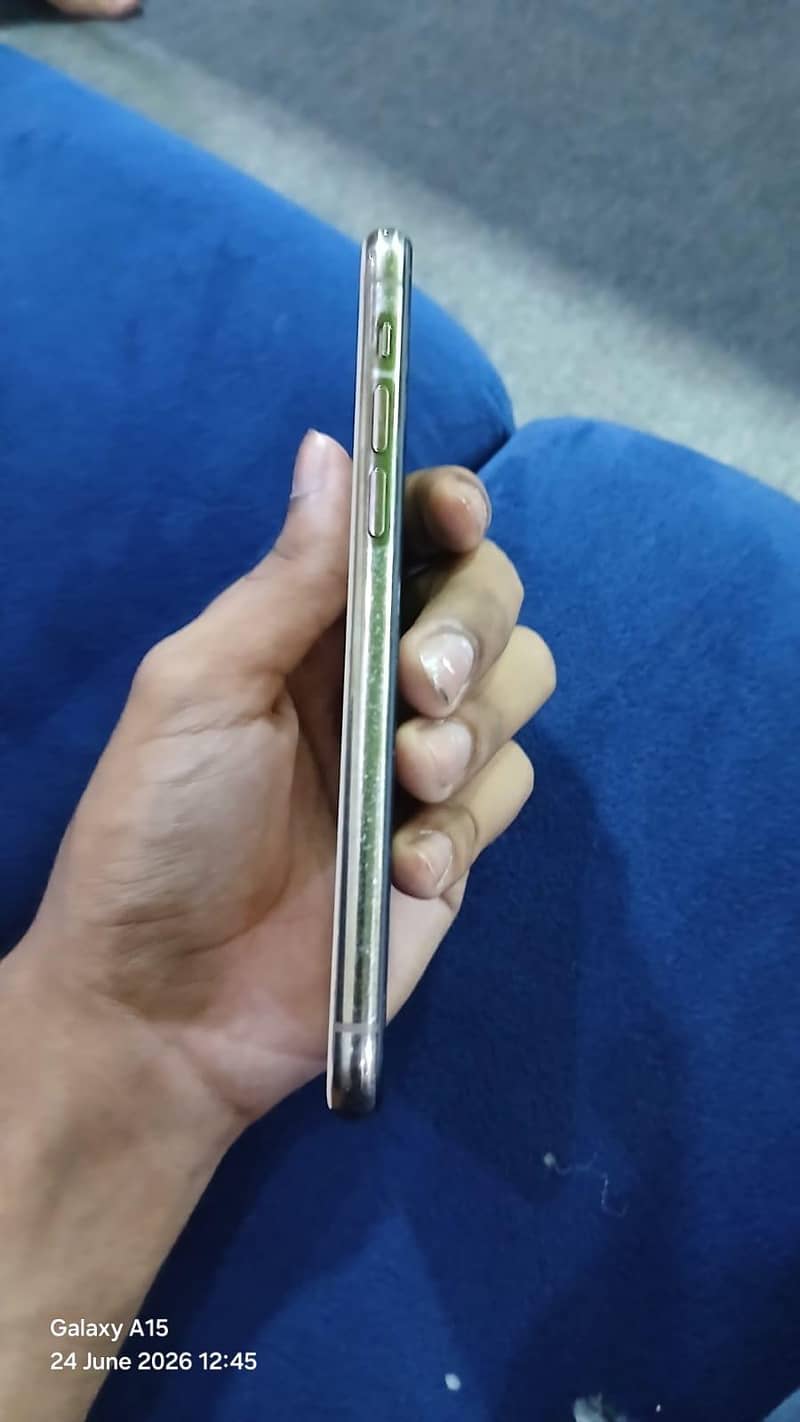 Apple iPhone 11 Pro 1