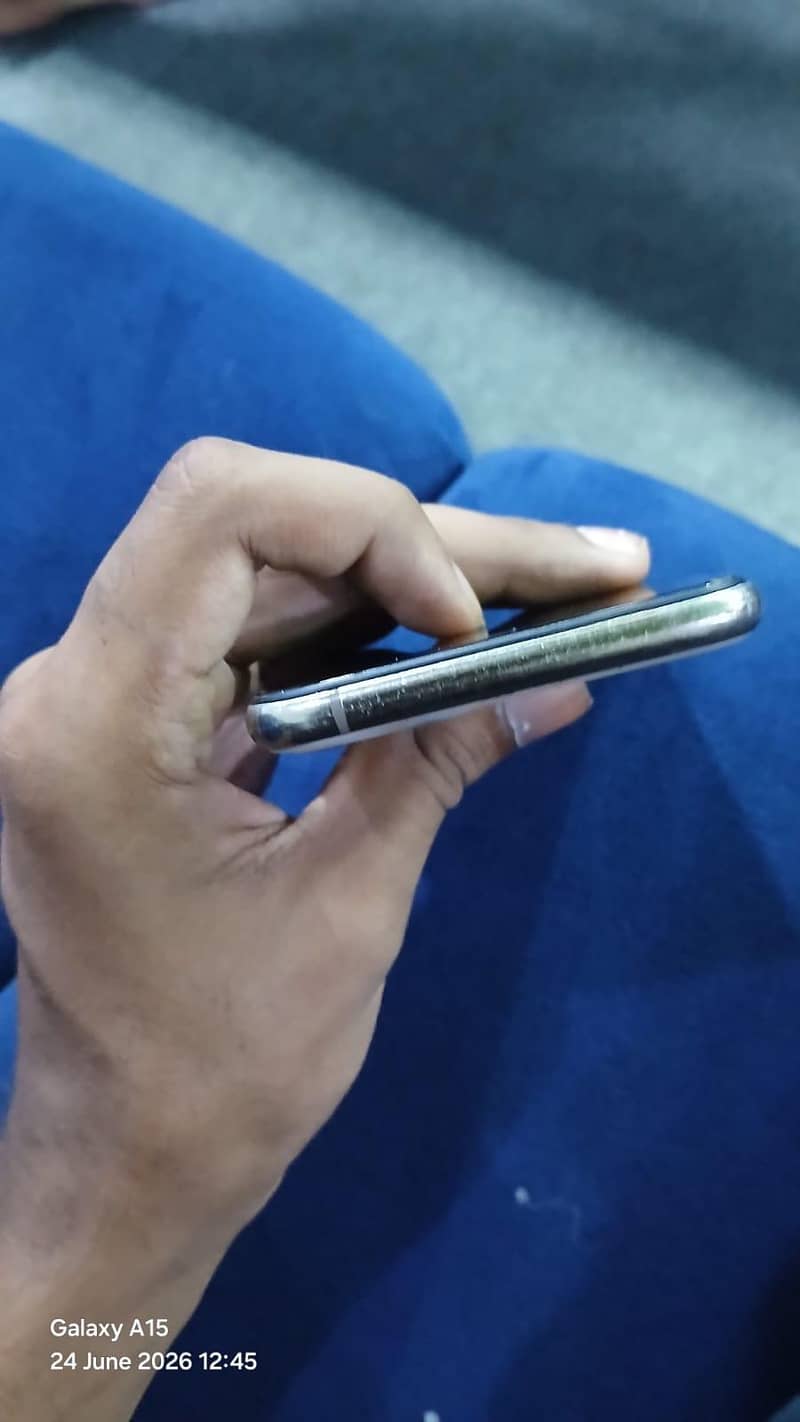 Apple iPhone 11 Pro 2