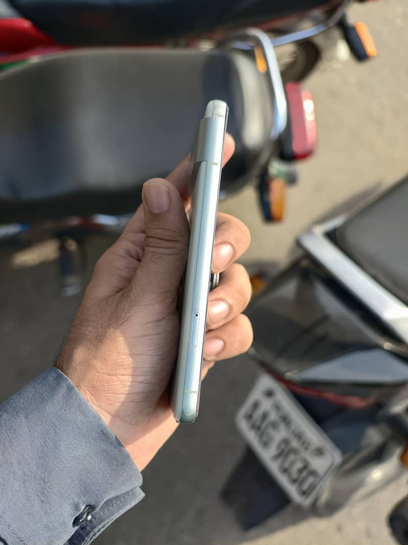 Google Pixel 8 5