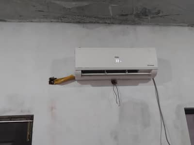 almost new great condition 1.5 ton AC, DCinverter. HAIER