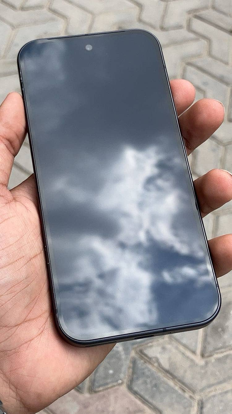 Google Pixel 9 4