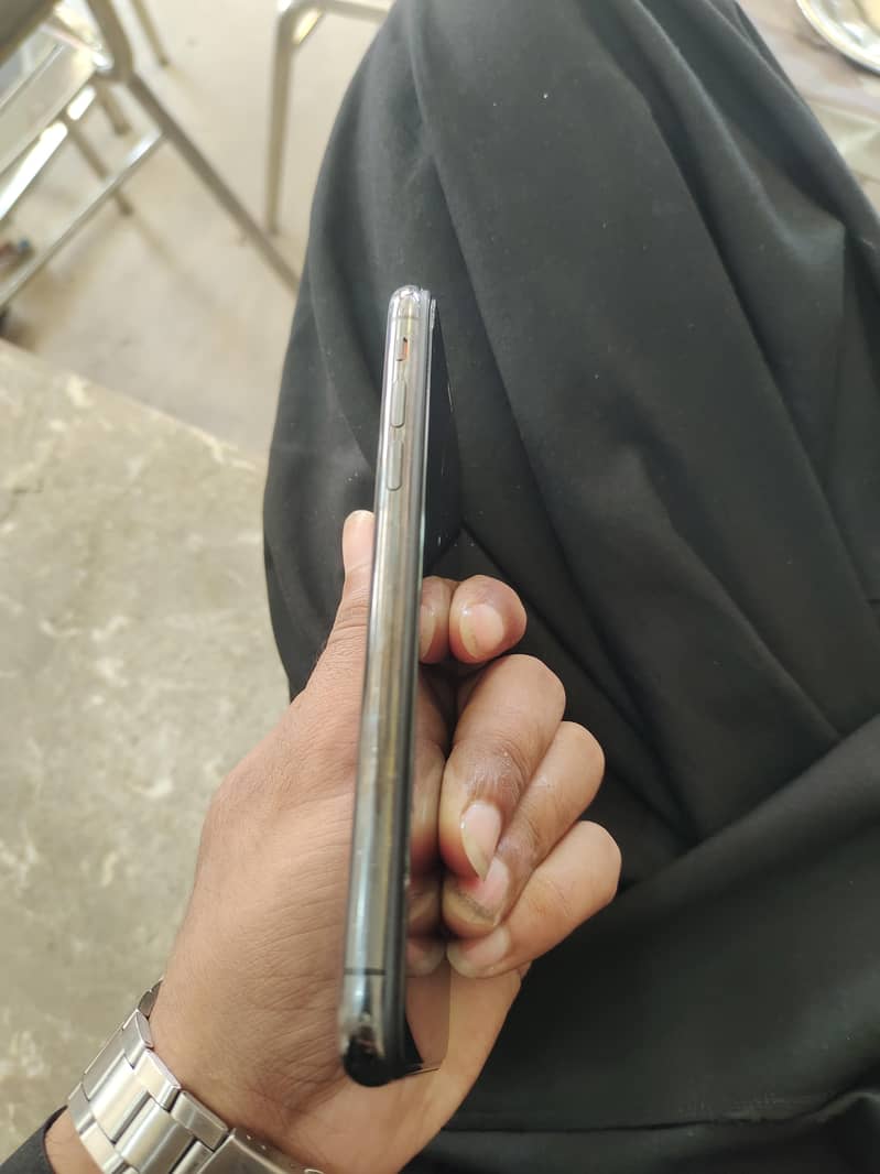 Apple iPhone X 6