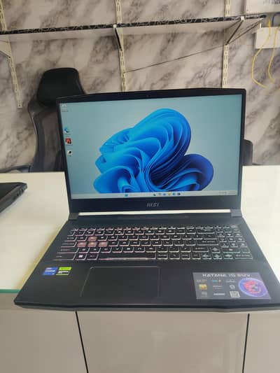 MSI katana gaming laptop RTX 4060 I7 12TH GEN 16GB 1TB NVME