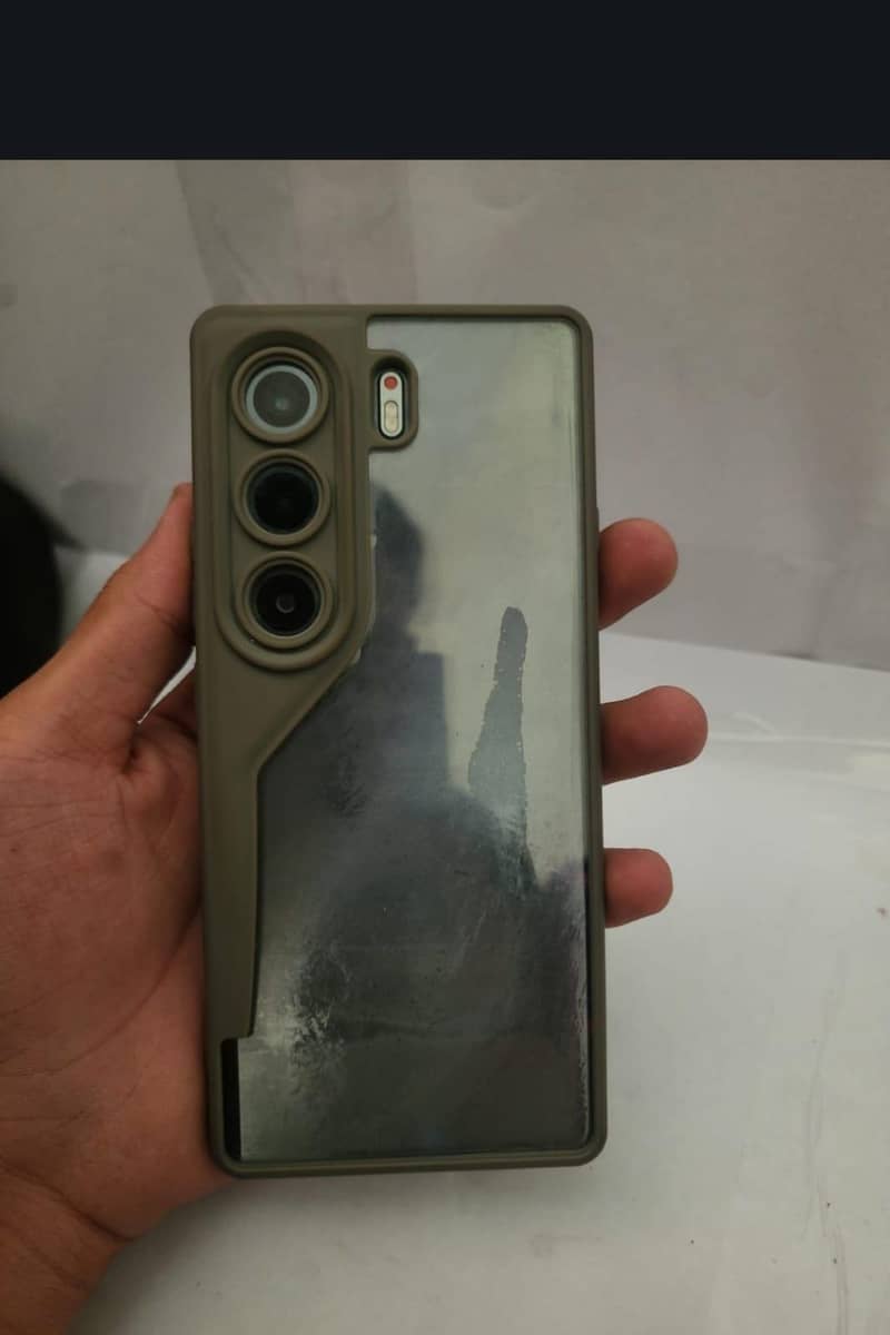 Tecno Camon 40 pro 7