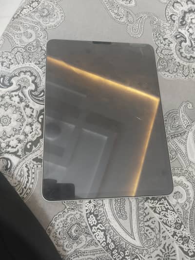 Ipad pro m2 10/10 condition 128 gb wifi only 11 inch for gaming, offic