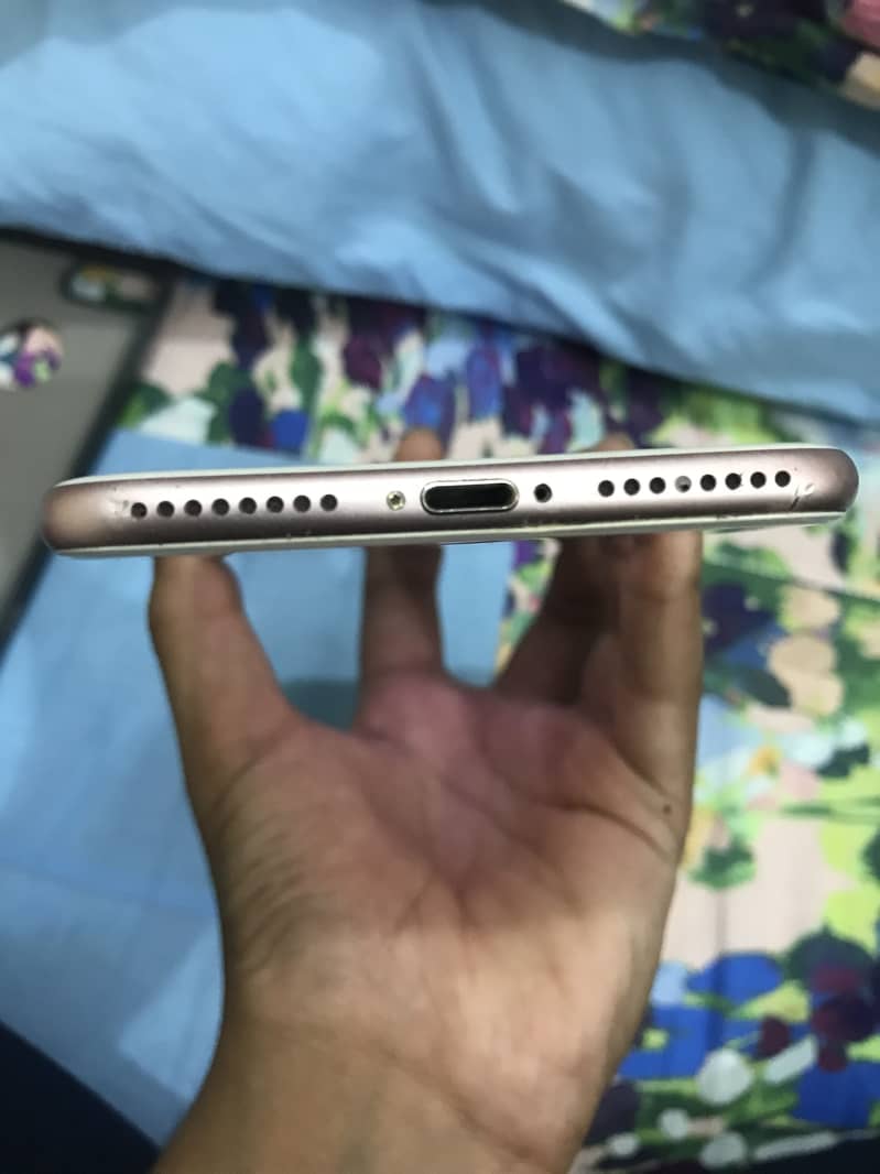 Apple iPhone 7 Plus 3