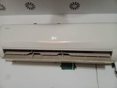 Gree inverter AC 2 ton