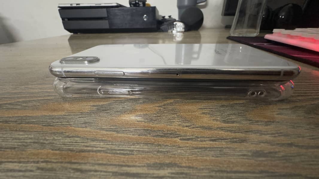 Apple iPhone X 3