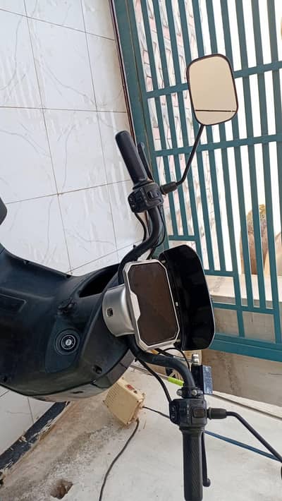 Orevo eagle electric scooty