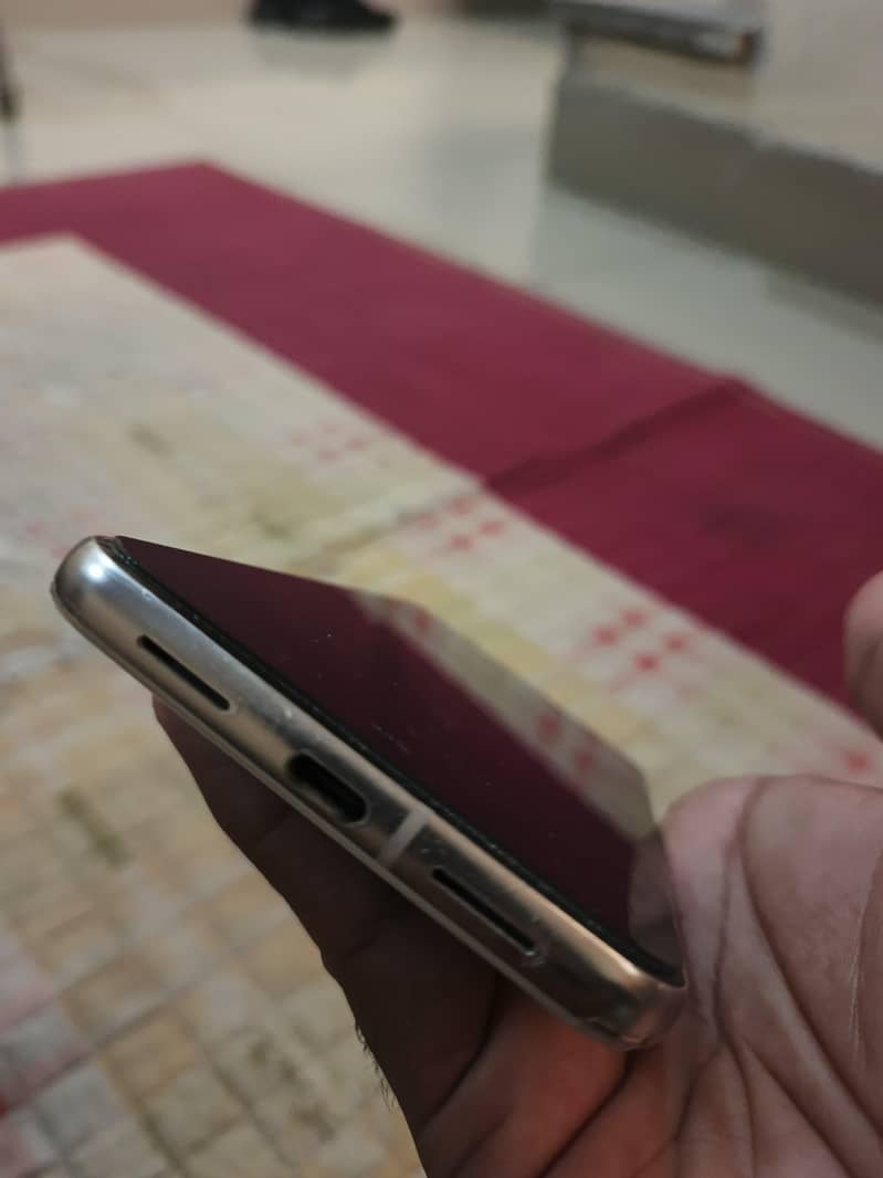 Google Pixel 8 Pro 2