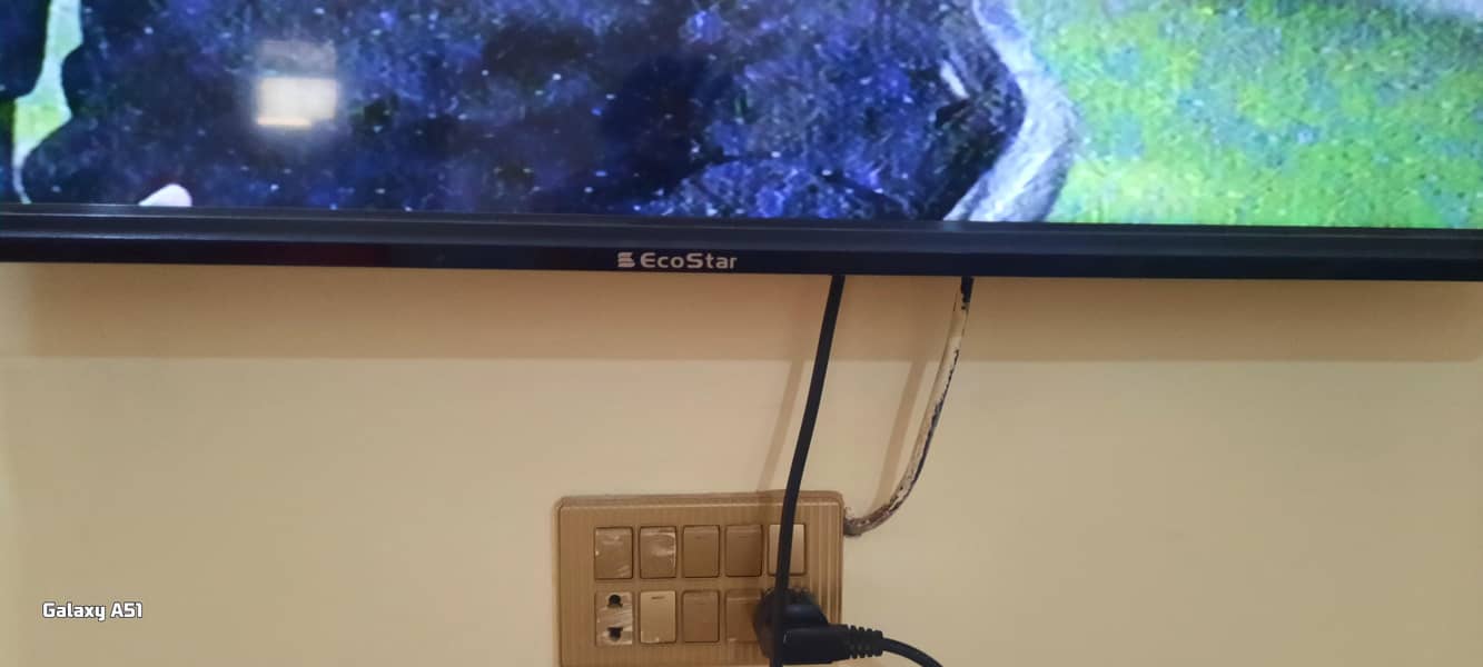 EcoStar 40" L. E. D 1