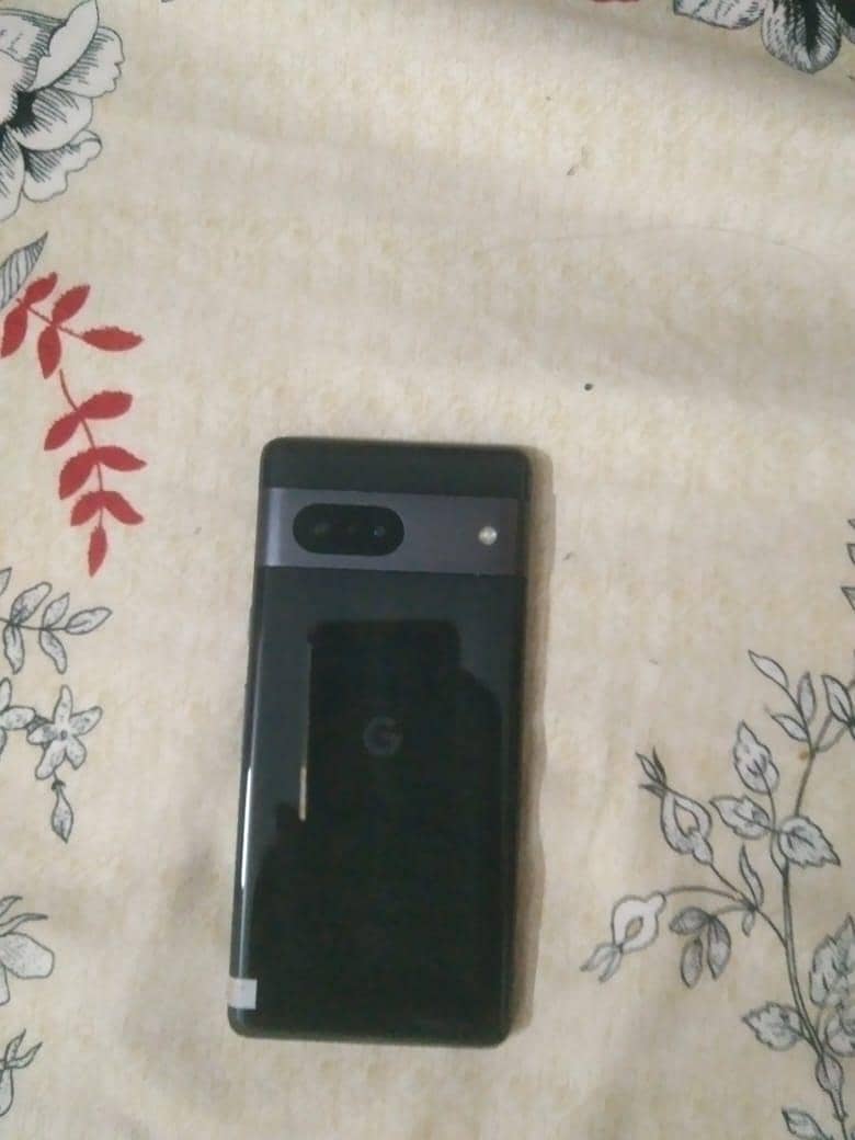 Google Pixel 7 4