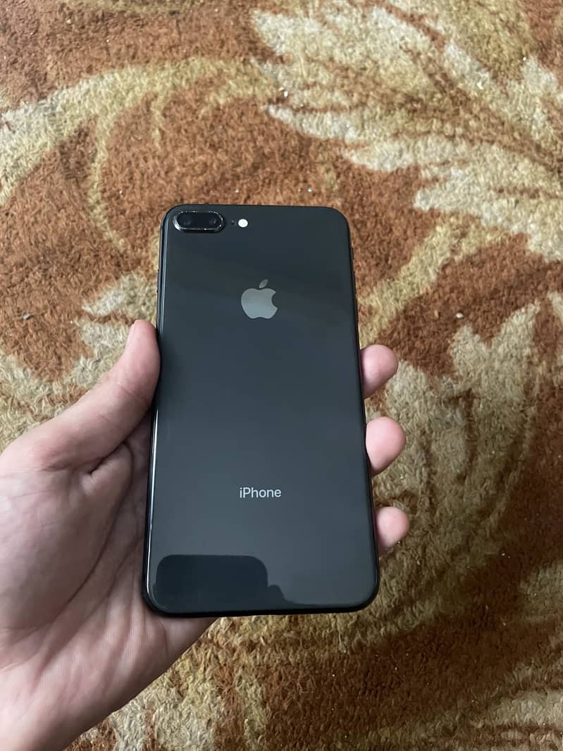 Apple iPhone 8 Plus 0