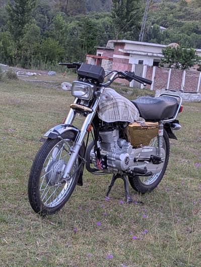 I sell my Honda gold edition 2025 model contact number 03038206956