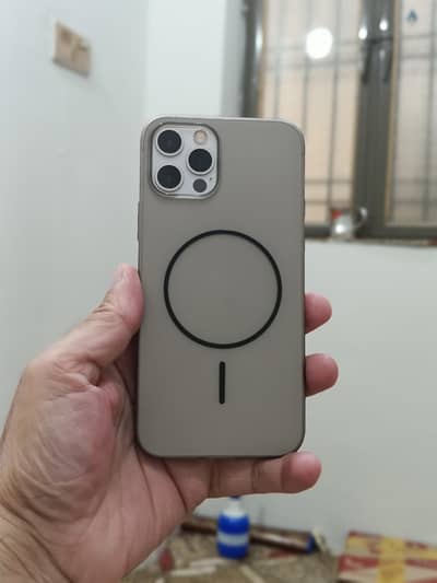 12 pro pta oky 512 gb 81 batry
