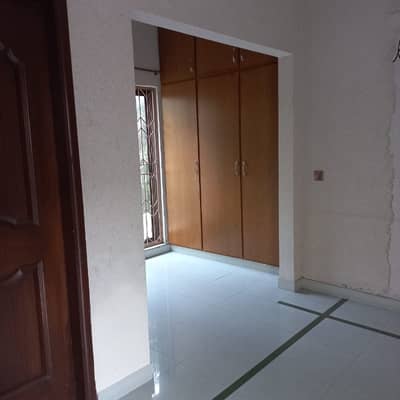 10 MARLA lower portion available in VALENCIA town