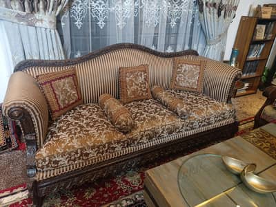 5 Seater with 3 Tables