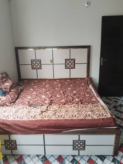 Complete Bed Set only 1month used