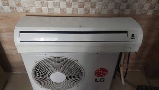 LG spilt ac 1. . 5 ton good candichan original gass. 10.10 condition