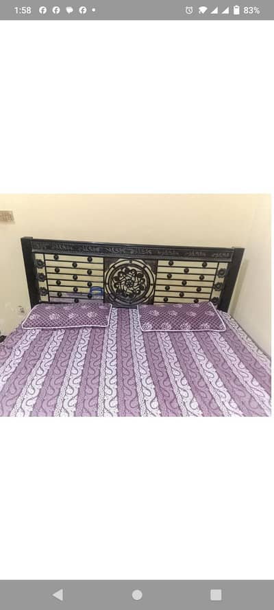King Size Iron bed for urgent sale in Islamabad (Reason able price)
