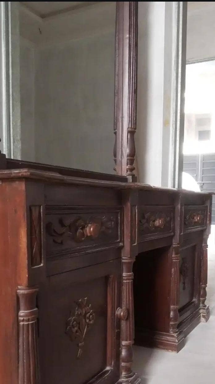 Dressing table (chinoti) 2