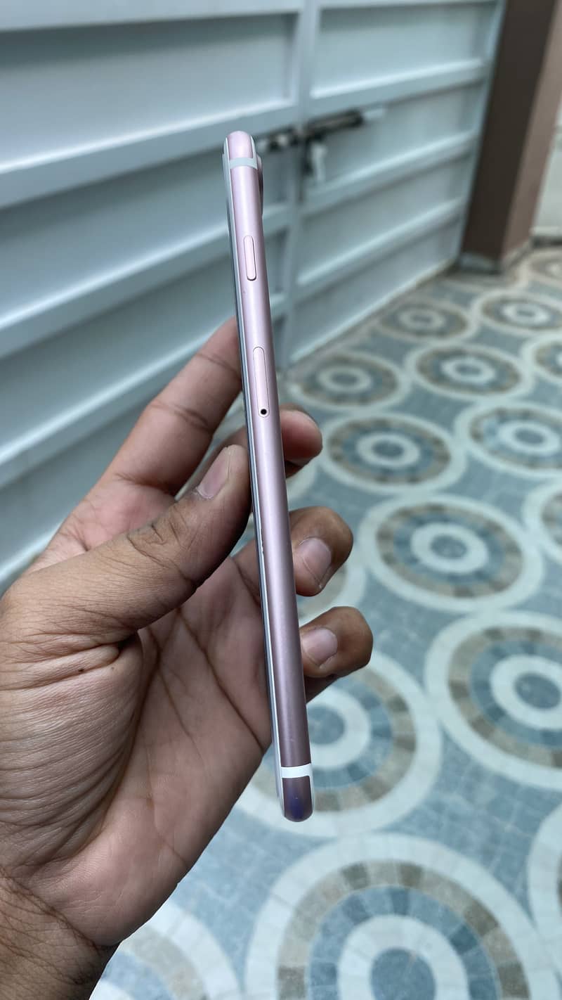 Apple iPhone 7 Plus 3