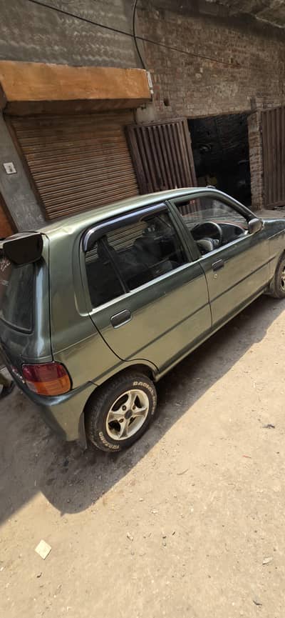 Daihatsu Cuore 2011