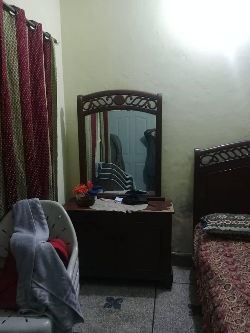 bed +dressing table 1
