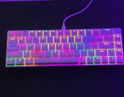 RGB KEYBOARD AVAILABLE IN TWO COLORS WHITE AND BLACK