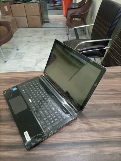Toshiba L50-B Core i7 4th Gen 8GB Ram 750GB HDD 7200 Rpm