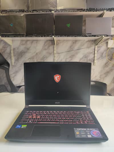 MSI katana gaming laptop RTX 4050 i7-13620H 16GB RAM DDR5