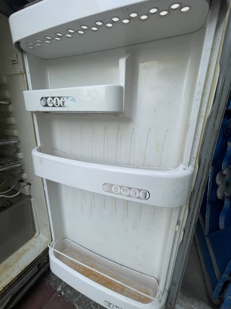 Refrigerator 1