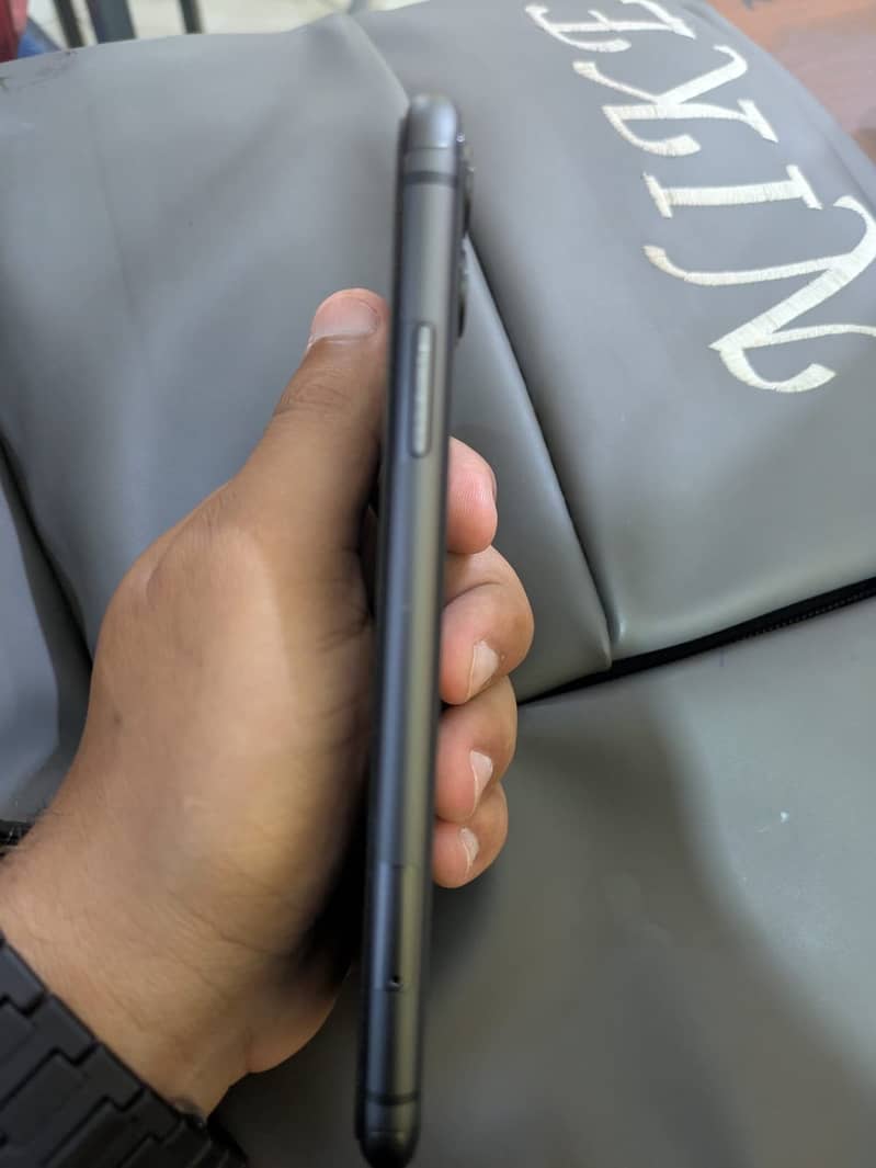 Apple iPhone 11 2