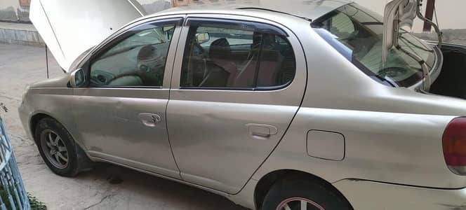 Toyota Platz 2003