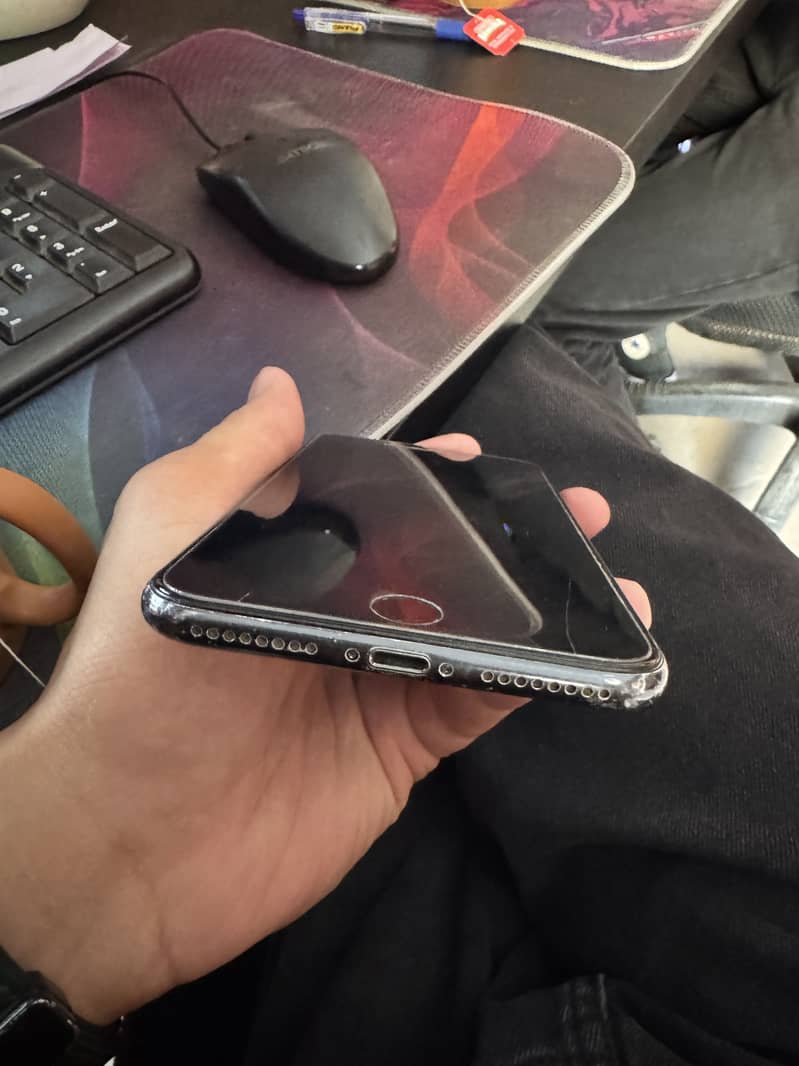 Apple iPhone 7 Plus 4
