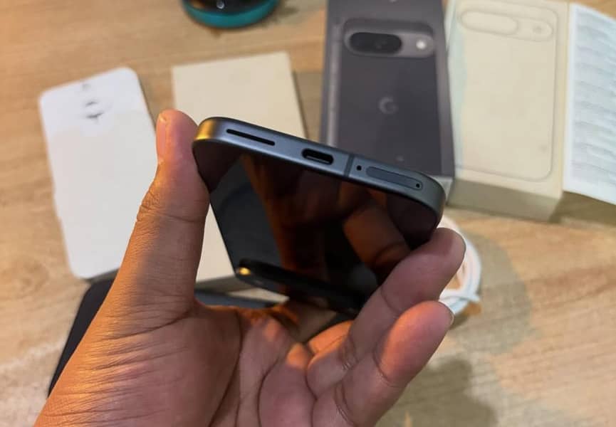 Google Pixel 9 4